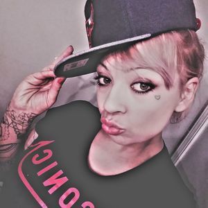 Meet your Posher, Chloe